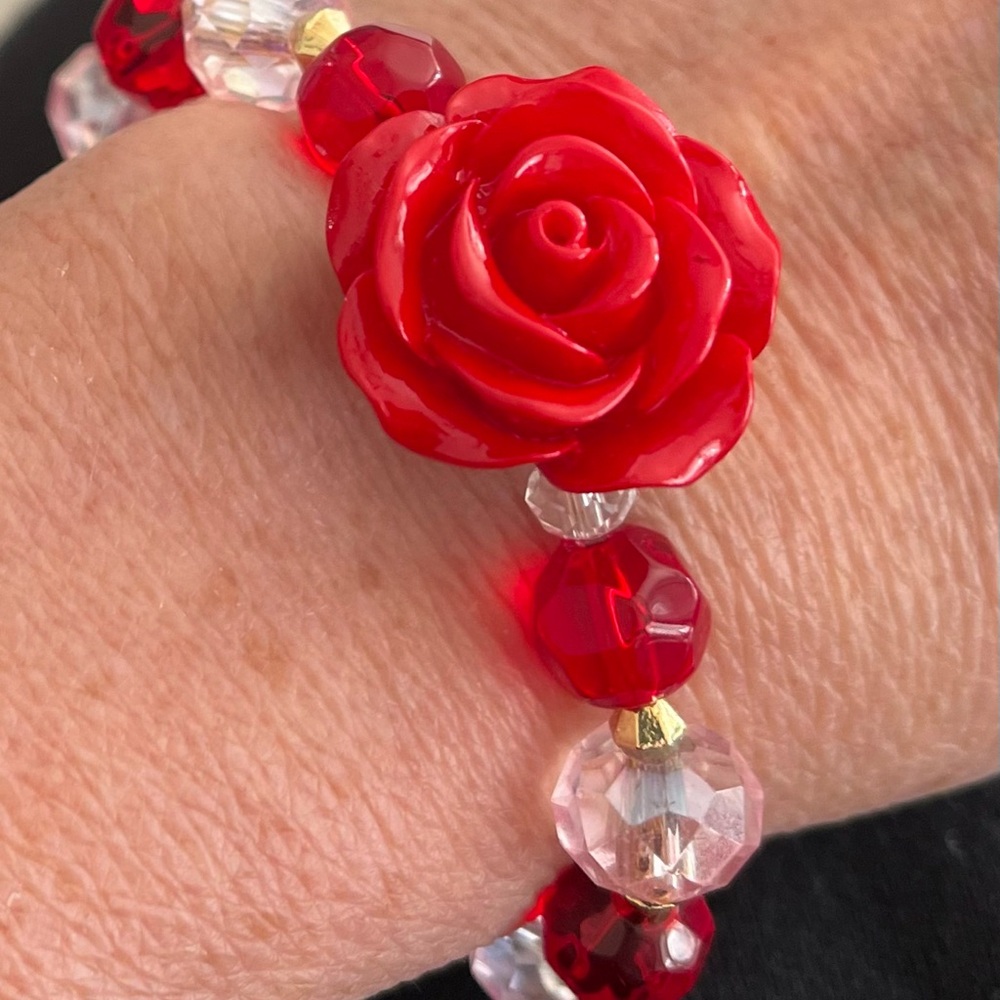 Elegant Red Rose Bracelet - Picture 2 of 7